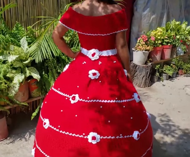 VIDEO) Madre potosina teje totalmente el vestido de XV años para su hija y  ¡se viraliza! - El 